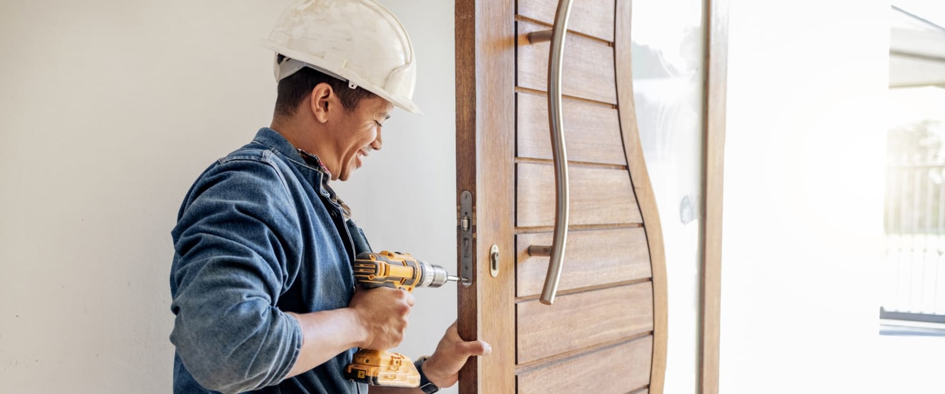 Enhance Your Home's Security With Window Replacement And Full-Service Mobile Home Locksmith Services In Las Vegas